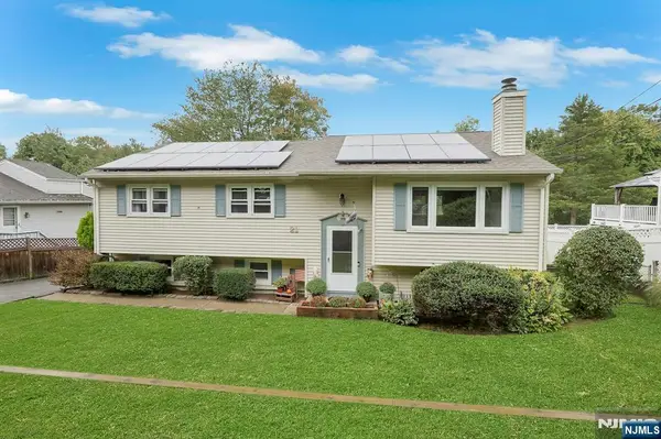 21 Aldrin Drive, Wanaque, NJ 07465