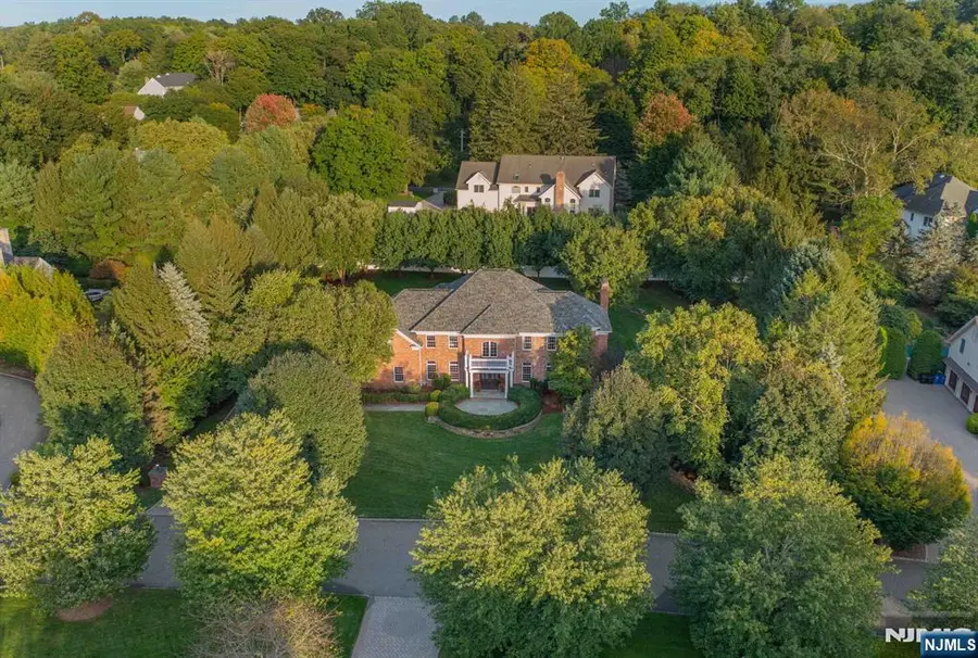 19 Mettowee Farms Court, Upper Saddle River, NJ 07458 - #2