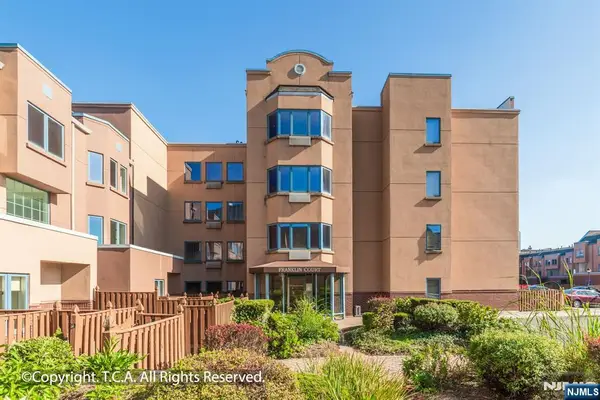 403 FRANKLIN Court 403, Edgewater, NJ 07020
