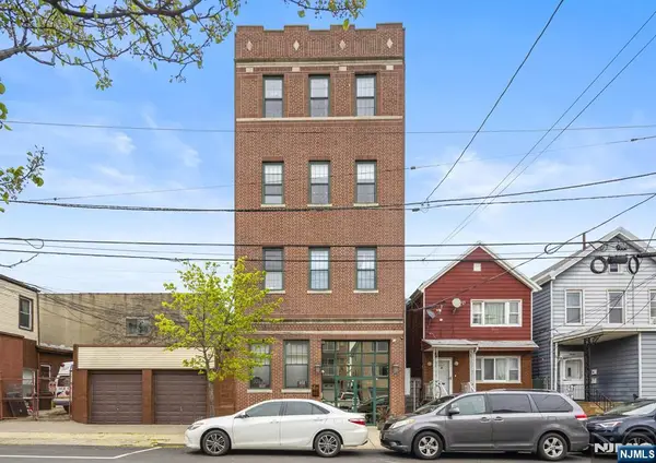 9 18th Street, Bayonne, NJ 07002