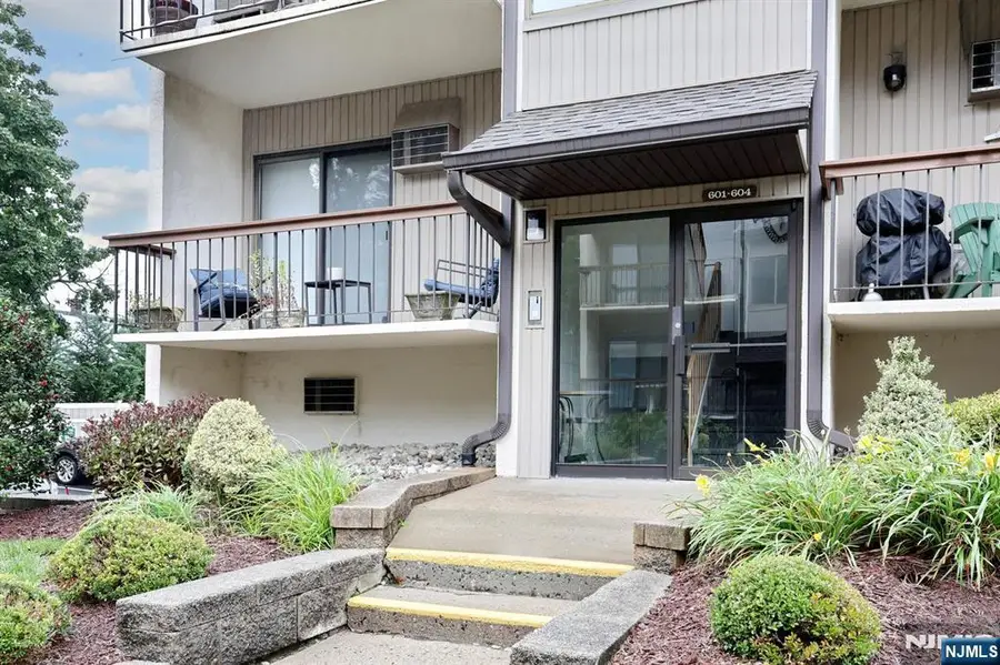 602 West Ridge Mews 602, Wood Ridge, NJ 07075 - #2