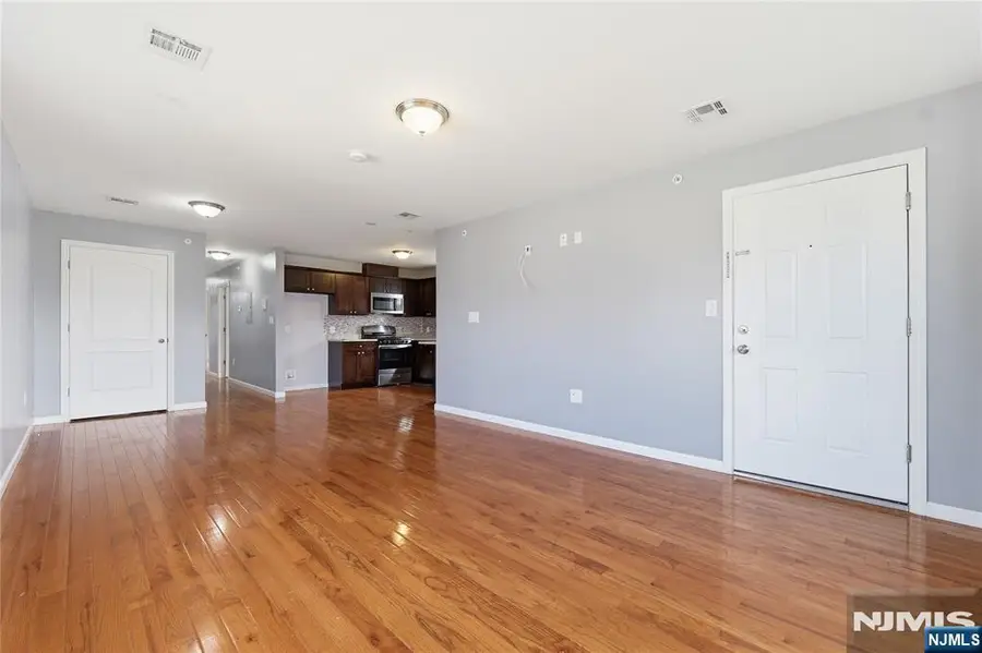 574 S 11th Street, Newark, NJ 07103 - #3