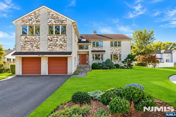 40-12 Kilada Court, Fair Lawn, NJ 07410