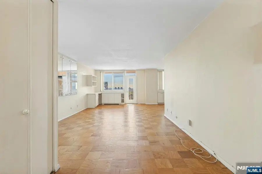 2150 Center Avenue 18A, Fort Lee, NJ 07024 - #3