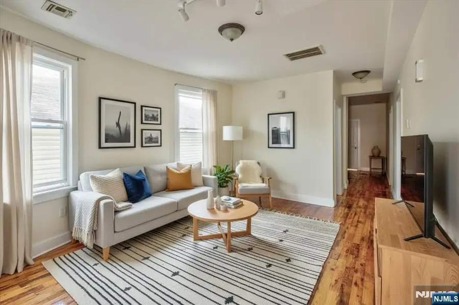 225 10th Street, Newark, NJ 07107 - #3