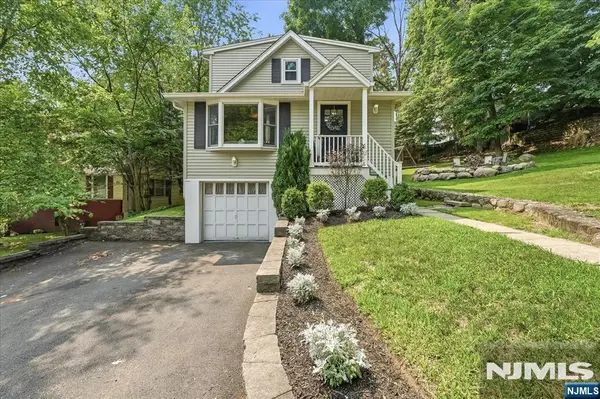 21 Nassau Street, North Haledon, NJ 07508
