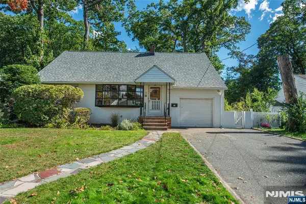 10 Fernwood Drive, Fair Lawn, NJ 07410