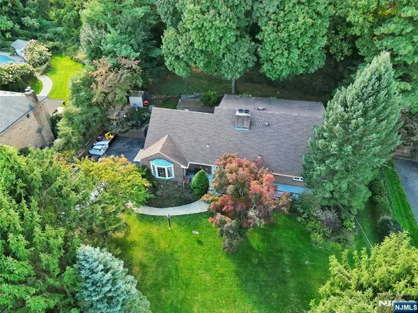 26 Faber Drive, Hawthorne, NJ 07506
