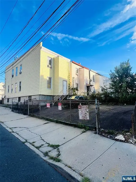 195 Tonnelle, Jersey City, NJ 07306 - #3