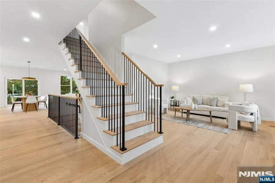 22 Reeve Circle, Millburn, NJ 07041 - #3