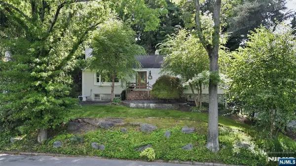 12 Poplar Road, Demarest, NJ 07627