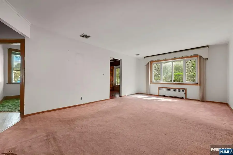 153 Orient Way, Lyndhurst, NJ 07071 - #3