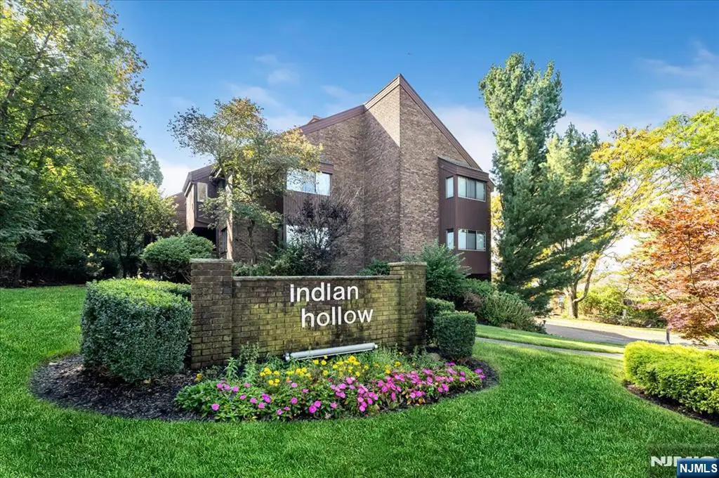 132 Indian Hollow Court, Mahwah, NJ 07430 - #1