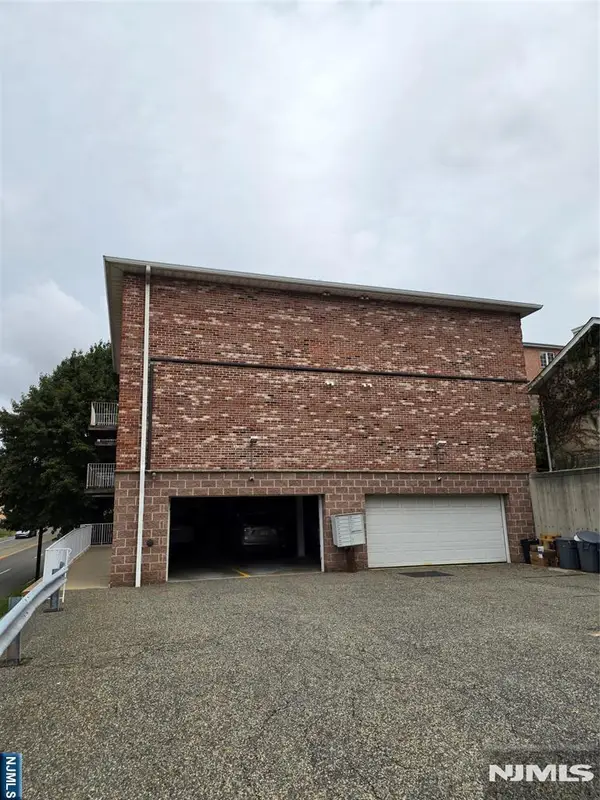 118 Bergen Boulevard 2B, Palisades Park, NJ 07650
