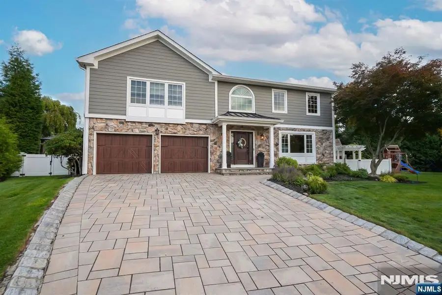 398 James Woods Court, New Milford, NJ 07646 - #3