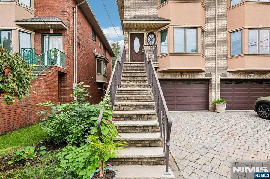 696 West End Avenue 2, Cliffside Park, NJ 07010 - #2