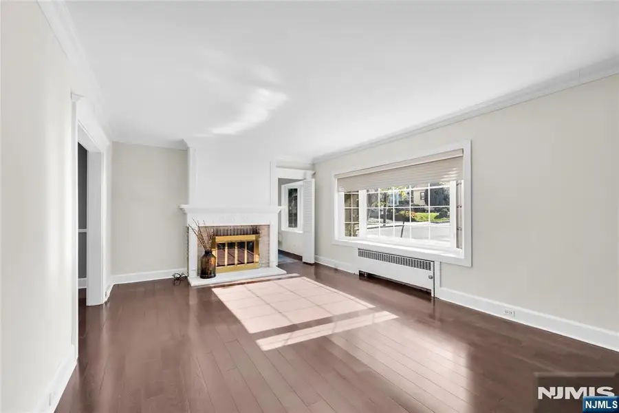 24 Hillcrest Avenue, Clifton, NJ 07013 - #2