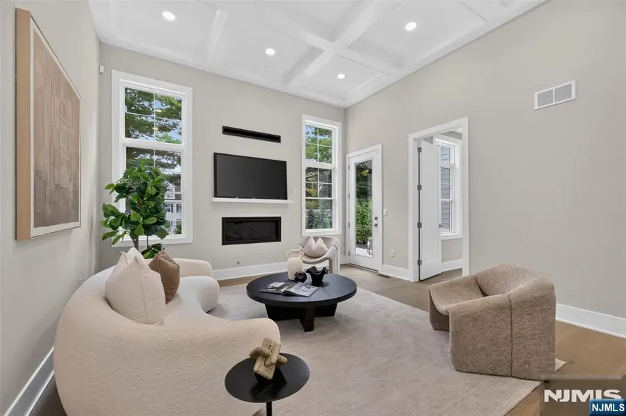 15 Muirfield Lane, River Vale, NJ 07675 - #3