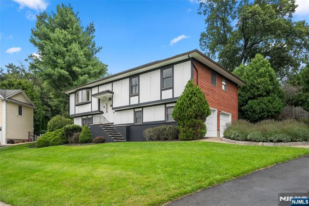 141 Hiawatha Boulevard, Oakland, NJ 07436 - #1