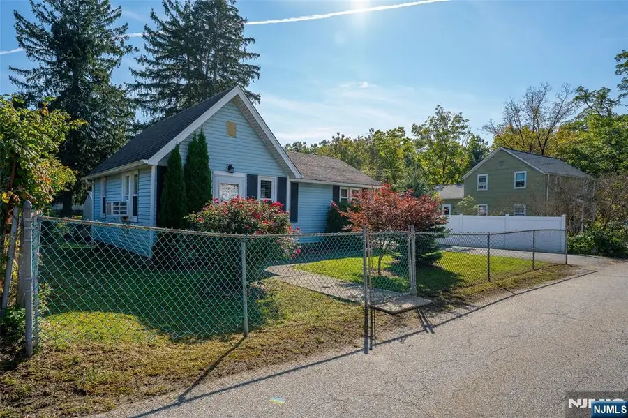 12 3rd Street, Bloomingdale, NJ 07403 - #3