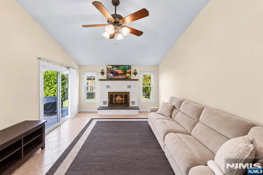89 Lexington Lane, Wayne, NJ 07470 - #3
