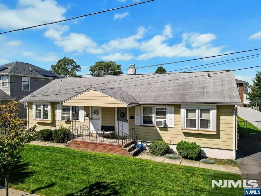 35 Grant Street, East Rutherford, NJ 07073 - #3