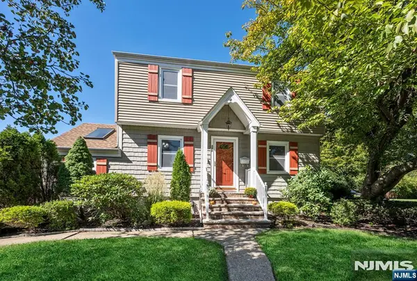 380 E Midland Avenue, Paramus, NJ 07652
