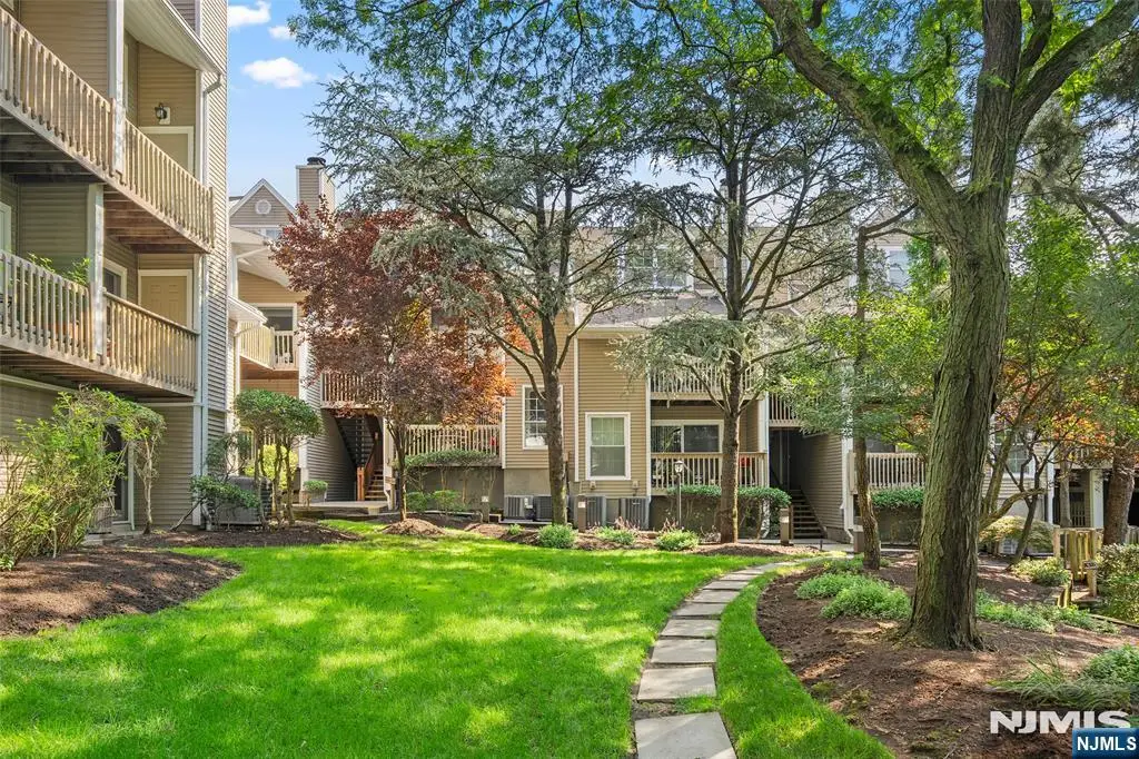 531 Windsor Drive, Palisades Park, NJ 07650 - #1