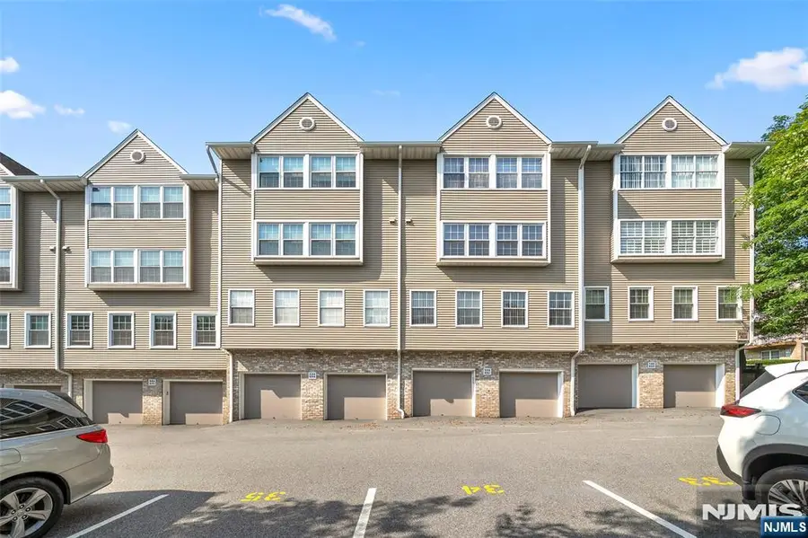 531 Windsor Drive, Palisades Park, NJ 07650 - #3