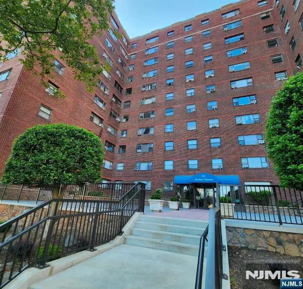 6515 Boulevard E 4 Q, West New York, NJ 07093