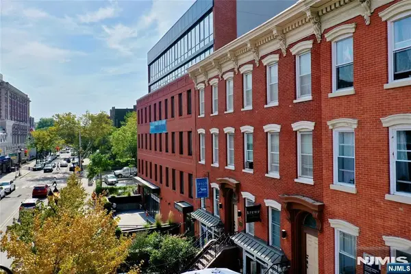 673 Bergen Avenue 204, Jersey City, NJ 07304