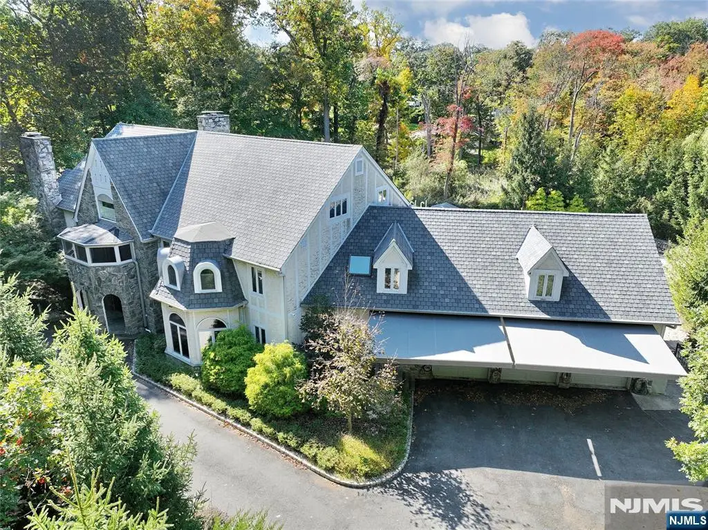 9 Cameron Road, Saddle River, NJ 07458 - #1