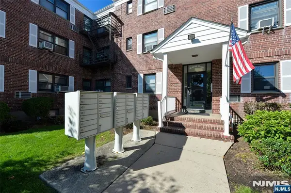 241 Main Street 3H, Bergenfield, NJ 07621
