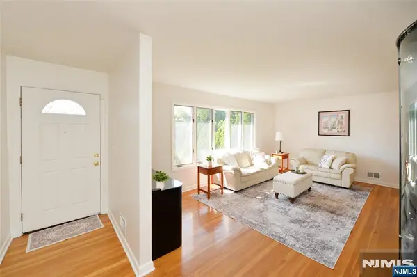 16-35 Raymond Street, Fair Lawn, NJ 07410