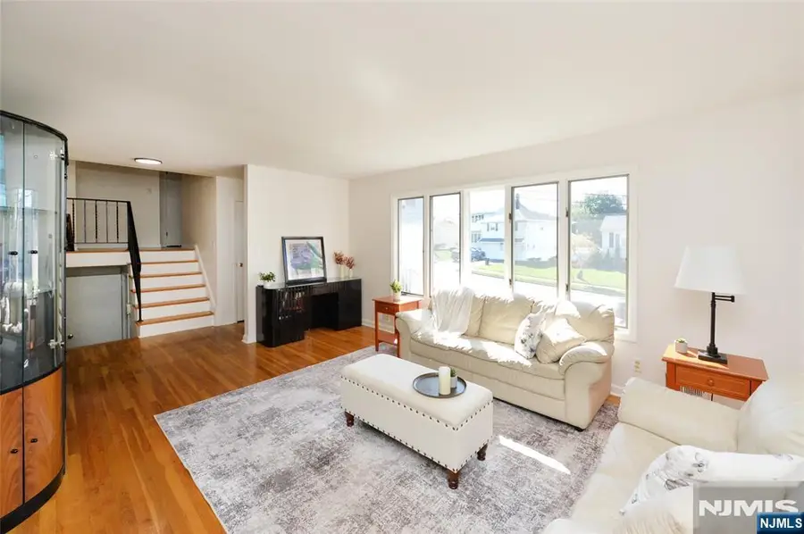 16-35 Raymond Street, Fair Lawn, NJ 07410 - #3