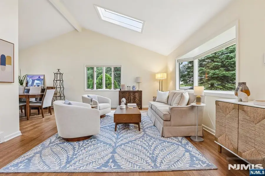 8 Mountain Way, Cedar Grove, NJ 07009 - #3