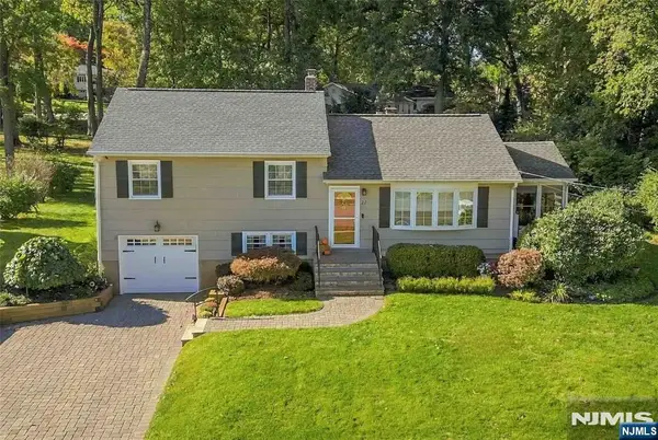 27 Salem Drive, Hanover Township, NJ 07981