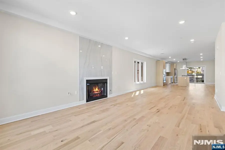 386 Lincoln Avenue, Cliffside Park, NJ 07010 - #3