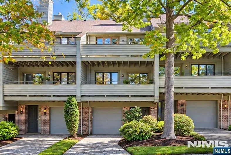 92 Meadowview Court, Leonia, NJ 07605 - #1