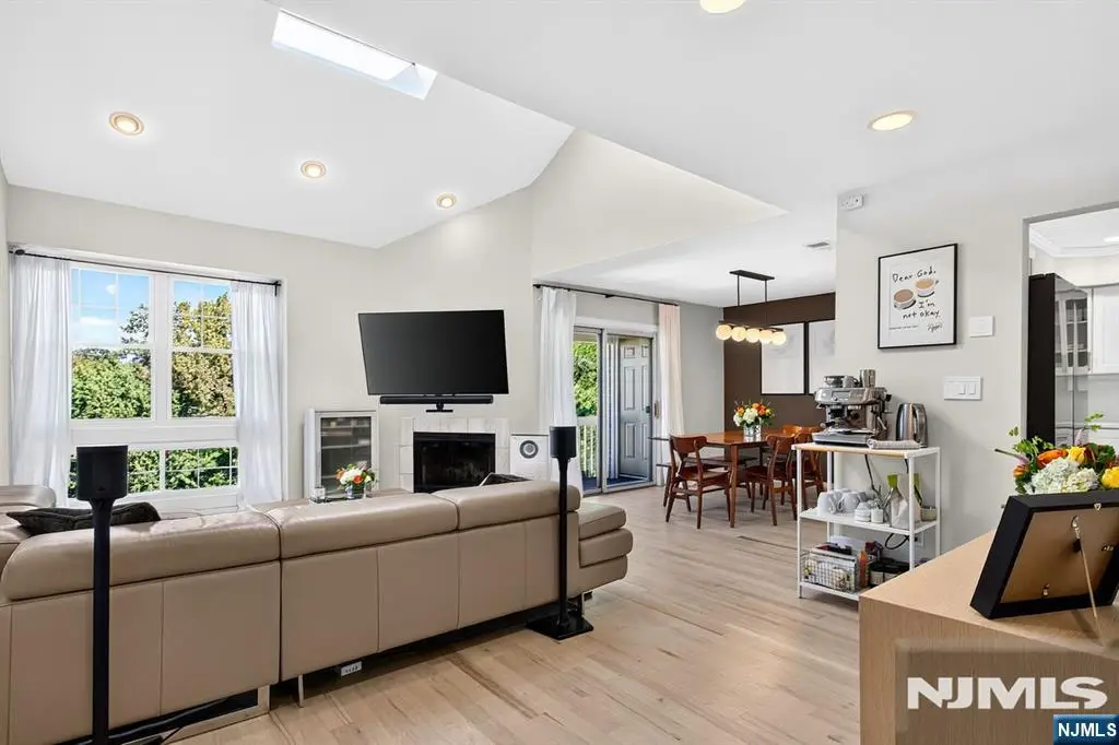 569 Windsor Drive, Palisades Park, NJ 07650 - #1