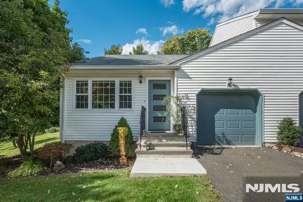32 Bowfell Court, Wayne, NJ 07470