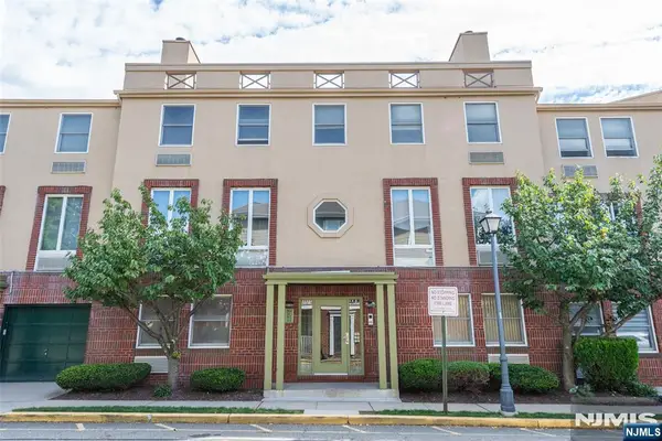 50 Pine Street, Montclair, NJ 07042