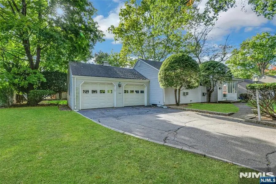 12 Pitcairn Avenue, Ho Ho Kus, NJ 07423 - #2