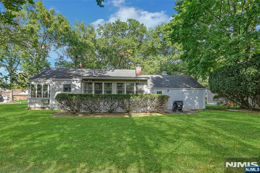 12 Pitcairn Avenue, Ho Ho Kus, NJ 07423 - #3