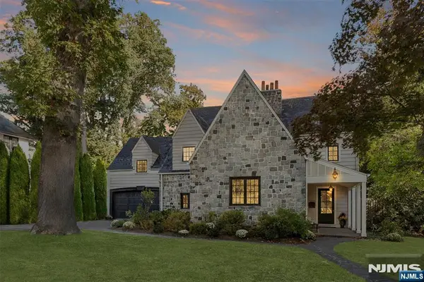 6 Sutherland Road, Montclair, NJ 07042