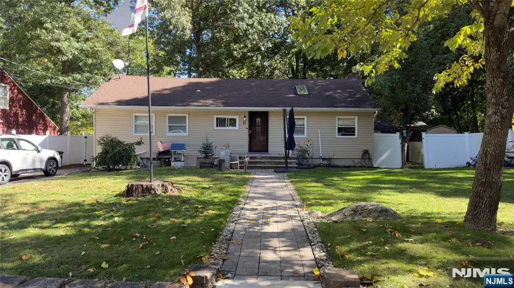 37 Maxim Drive, Hopatcong, NJ 07843 - #1