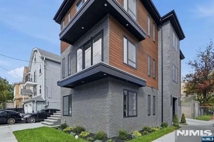 97 W 9th Avenue, Newark, NJ 07107 - #2