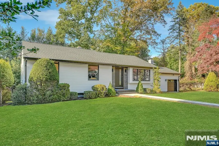516 Harriet Place, Franklin Lakes, NJ 07417 - #2