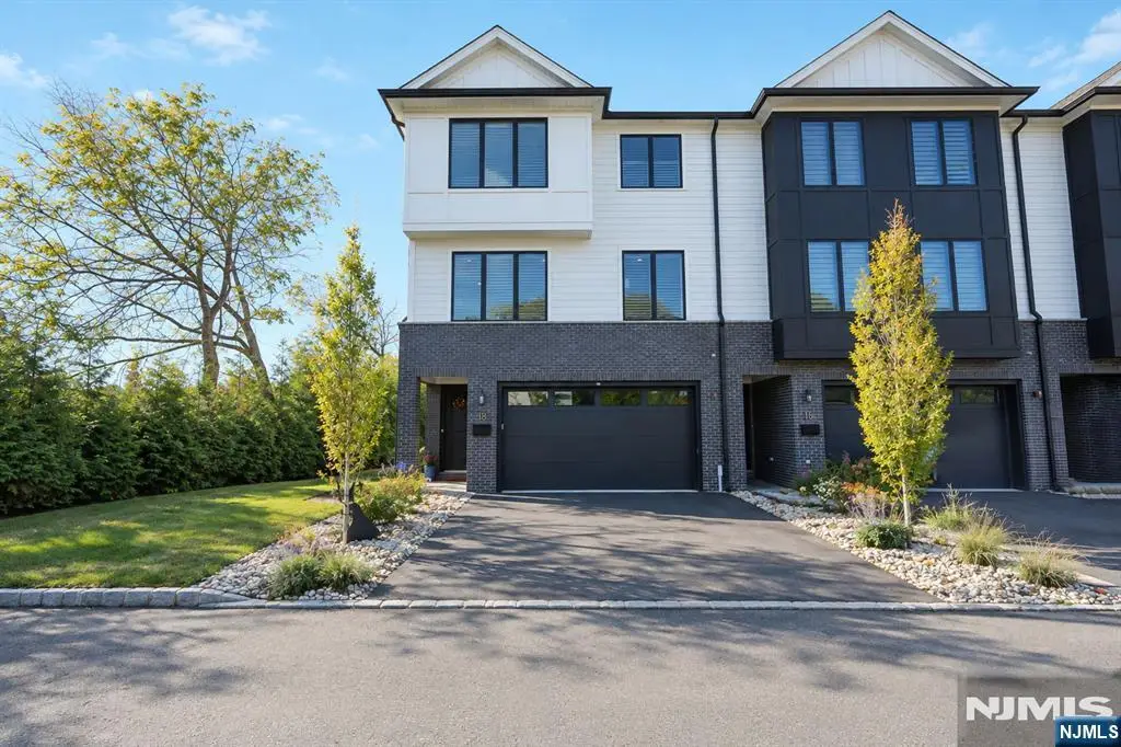 18 Skye Drive 18, Paramus, NJ 07652 - #1