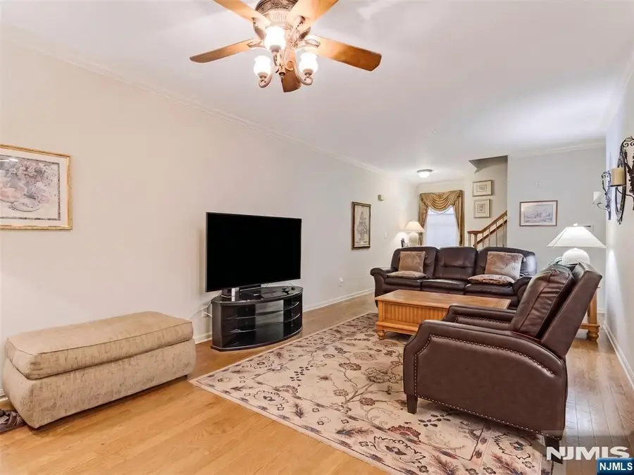 9 Goffle Brook Court 205, Hawthorne, NJ 07506 - #3